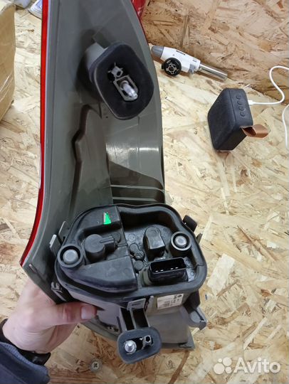 Фонарь левый в крыло Renault Megane 3