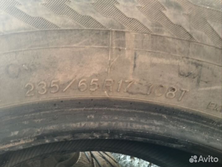 Yokohama 125T 235/65 R17 T