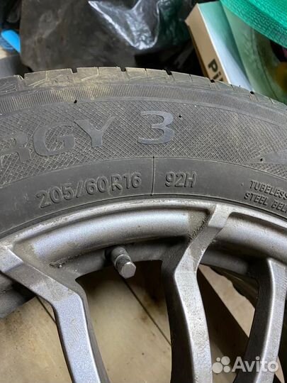 Toyo NanoEnergy 3 205/60 R16 92