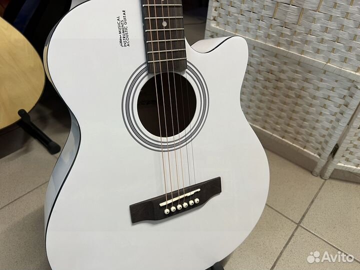 Гитара для обучения с комплектом