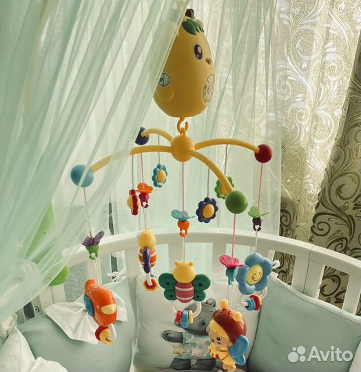 Музыкальный мобиль в кроватку