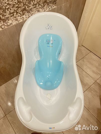 Детская ванночка для купания с подставкой