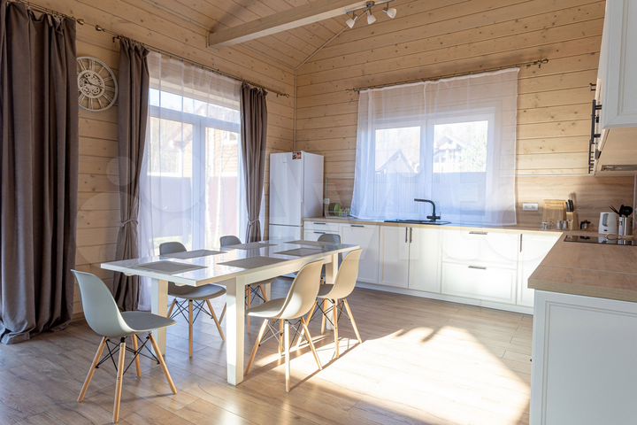 Дом 204 м² на участке 11 сот.