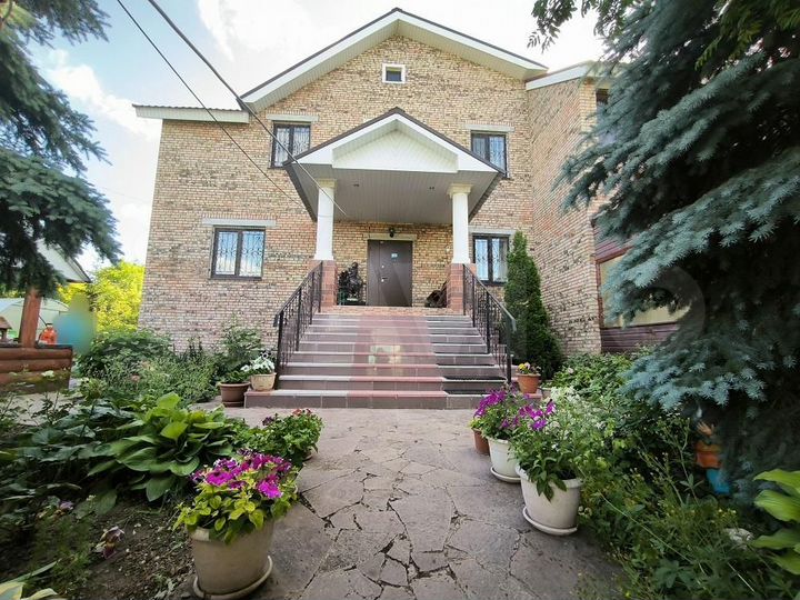 Дом 430 м² на участке 20 сот.