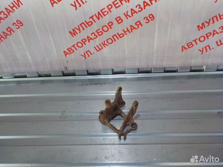 Кронштейн опора двигателя Ягуар X-Type 2.1 156 л.с