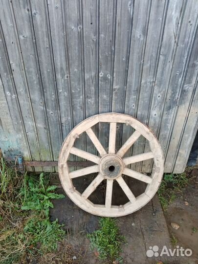 Колесо деревянное от телеги