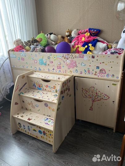 Детская кровать 3 в 1 комод стол кроватка