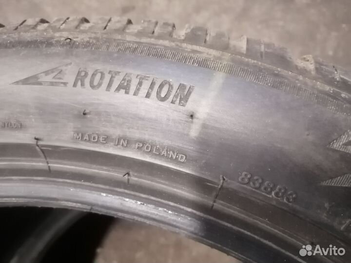 Bridgestone Blizzak LM-005 285/45 R21
