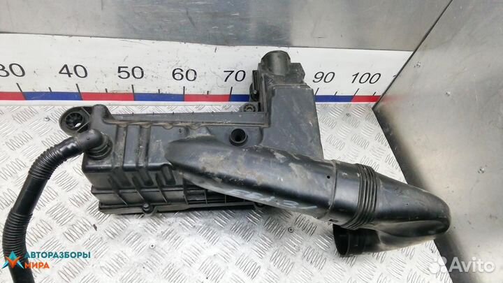 Корпус воздушного фильтра Volkswagen Passat CC