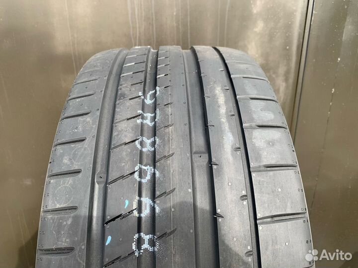 Yokohama Advan Sport V107 255/35 R20 97Y