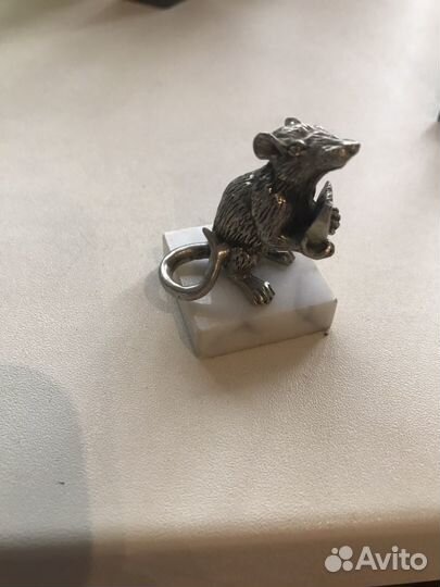 Бронзовая статуэтка крысы