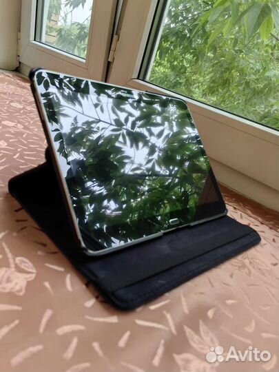 Планшет Samsung Galaxy Tab 4