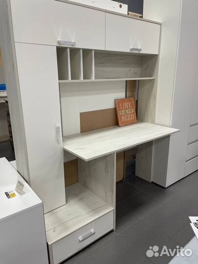 Стол компьютерный