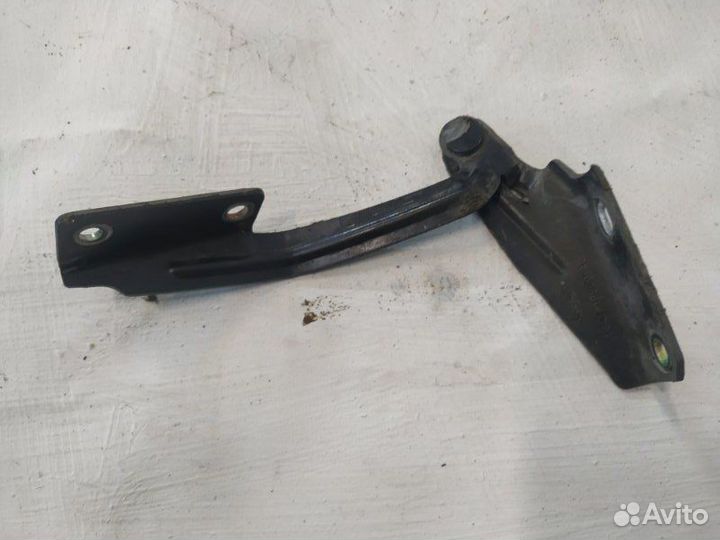 Петля капота правая Ford Focus 1 DFW 2.0 split