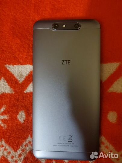 ZTE Blade V8, 3/32 ГБ