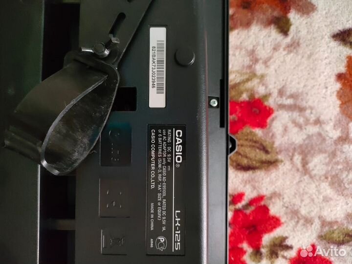 Продам синтезатор