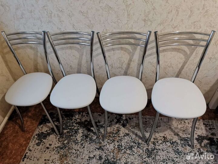 Кухонный стол