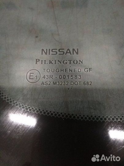 Форточка в крыло задняя правая Nissan Note E11 1.6