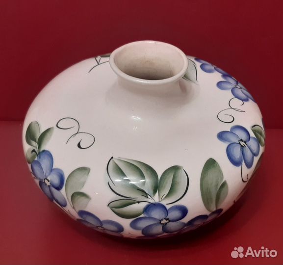 Фарфоровая ваза СССР. Редкая. Высота 10 см