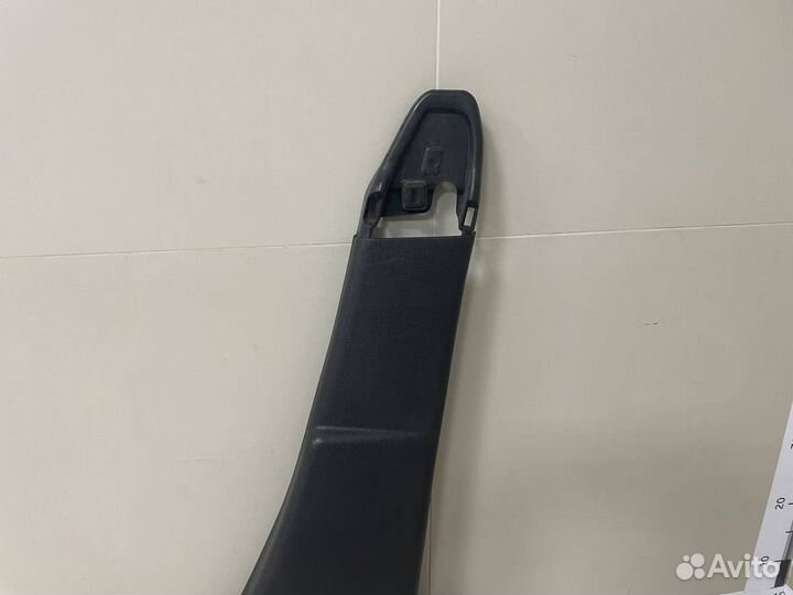 Обшивка стойки Renault Sandero 2009-2014