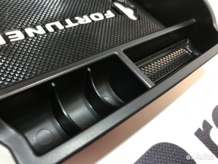 Органайзер в подлокотник Toyota Fortuner с16г