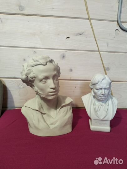 Бюсты А.С Пушкин и Крылова