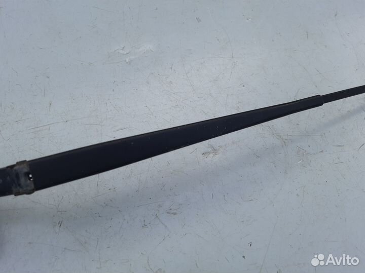 Поводок стеклоочистителя правый Ауди А6 С5