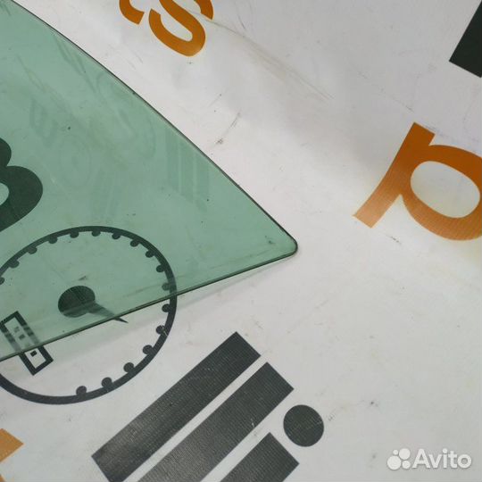 Стекло двери переднее левое Audi Q3 8U 2013