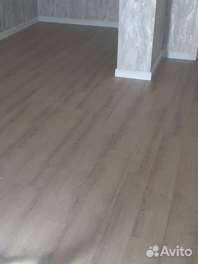 Ламинат, линолеум