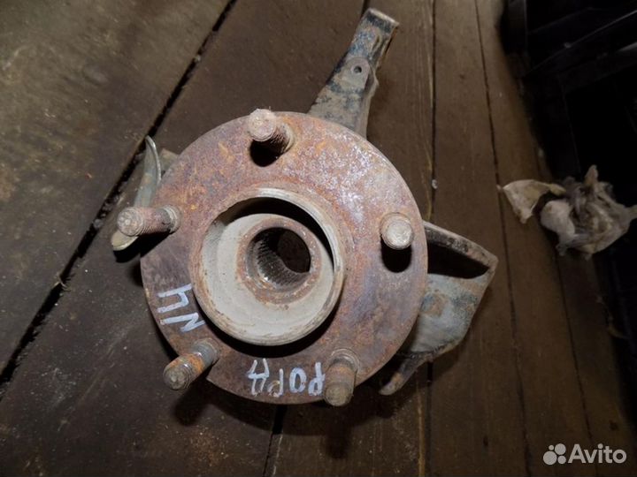 Кулак поворотный передний правый Focus II 2008-201