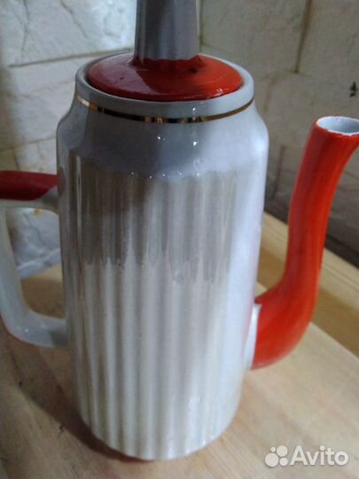 Старинный антикварный чайник