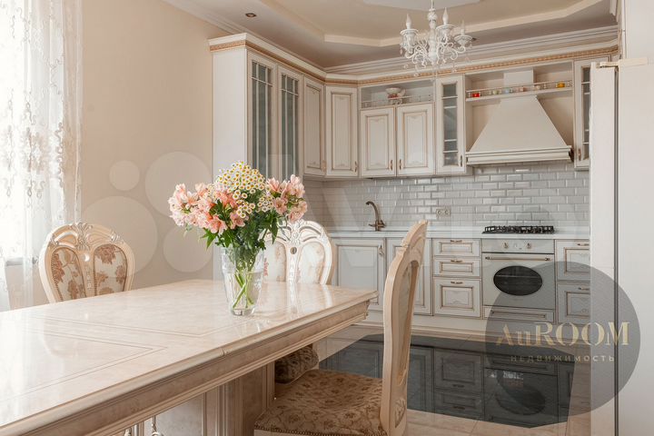 Коттедж 210,5 м² на участке 4,3 сот.