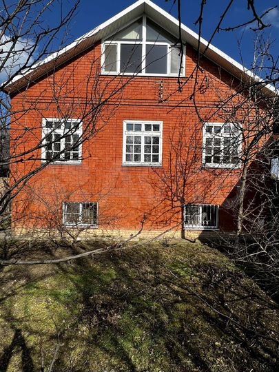 Дом 327,2 м² на участке 8,4 сот.