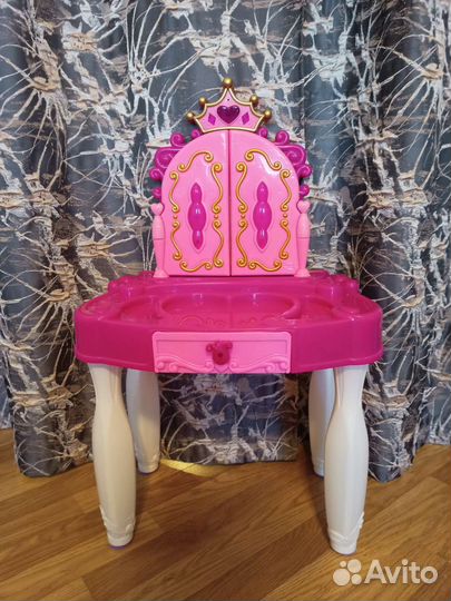 Туалетный столик для девочки
