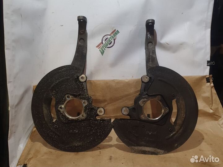 Поворотный кулак Jaguar S-type. XJ