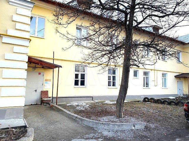 Комната 13,2 м² в 3-к., 1/2 эт.