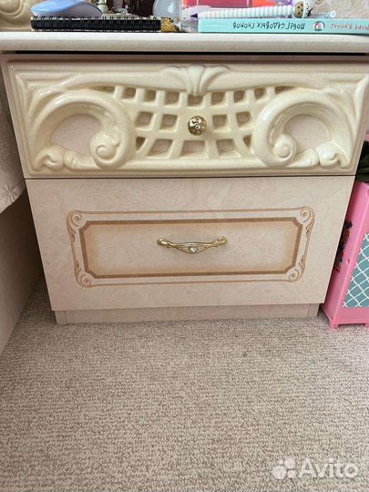 Кровать, шкаф, письменный стол, тумбочка, пенал