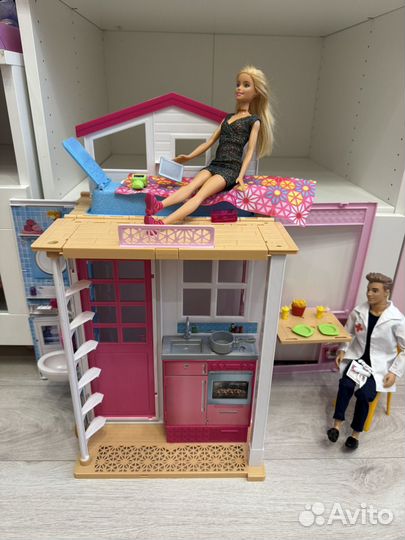 Домик барби с 2 куклами и игровой набор стейси