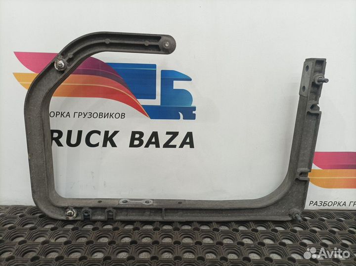 7421236795 Кронштейн крыла передний левый