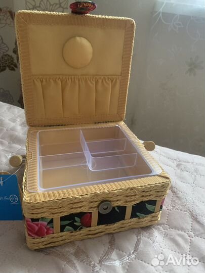 Шкатулка для рукоделия новая