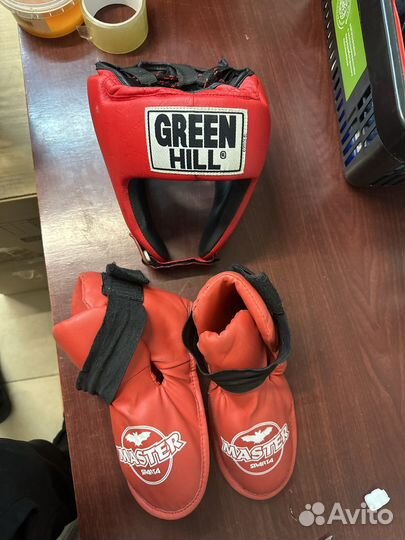 Шлем и защита стопы для единоборств