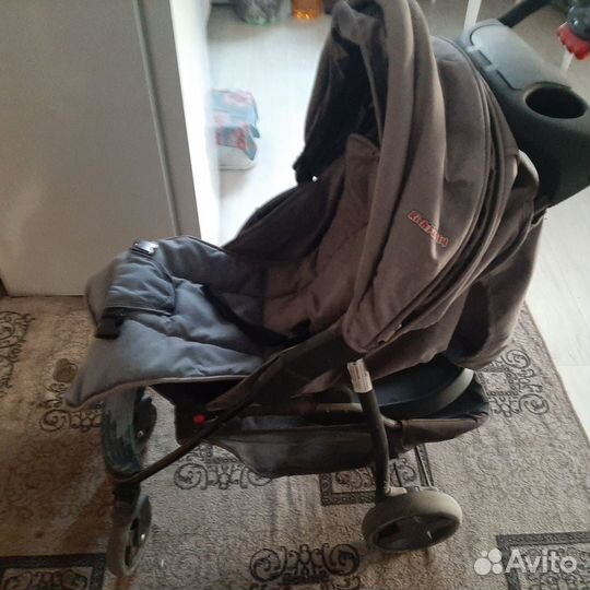 Прогулочная коляска
