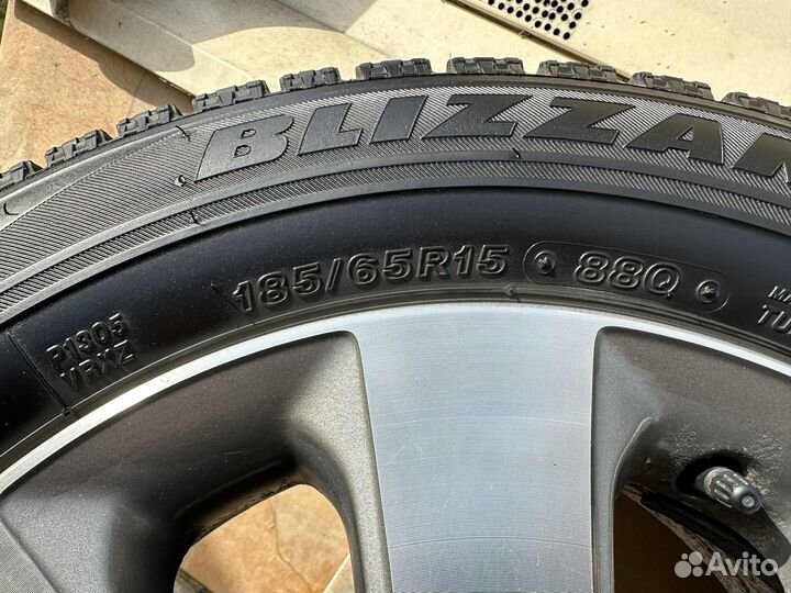 Bridgestone Blizzak VRX 185/65 R15 комплект