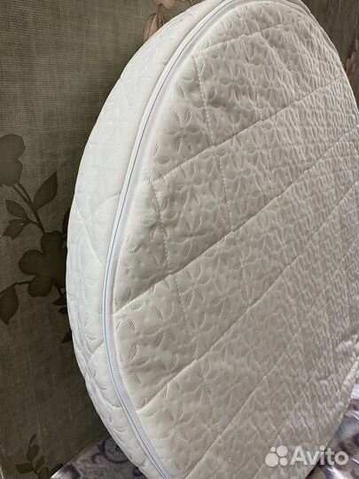 Матрас в круглую кроватку