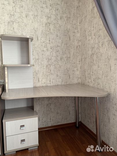 Стол письменный