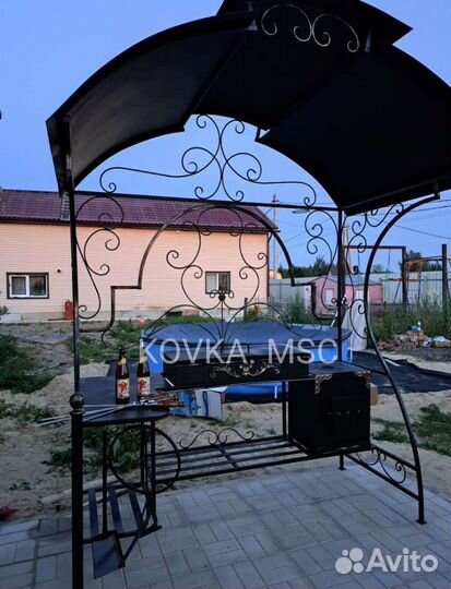 Мангал с крышей