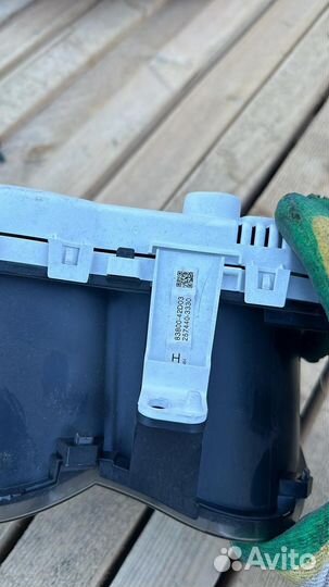 Панель приборов на Toyota RAV4