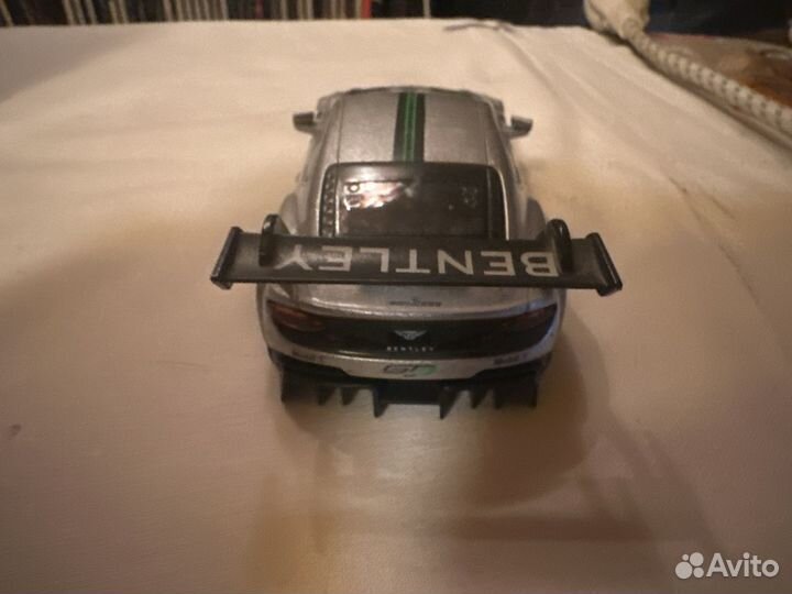 Машинка Bentley со звуками всё открывается