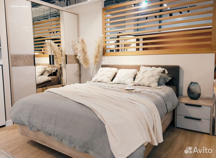 Спальный гарнитур