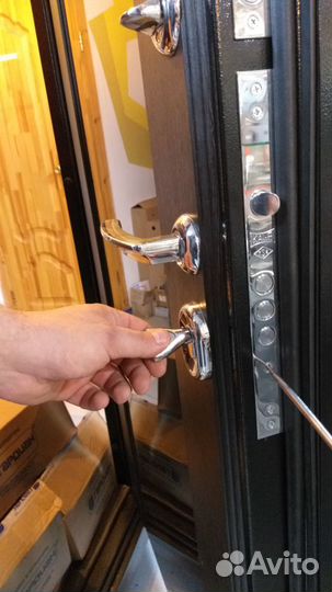 Вскрытие замков дверей сейфов.Замена замков